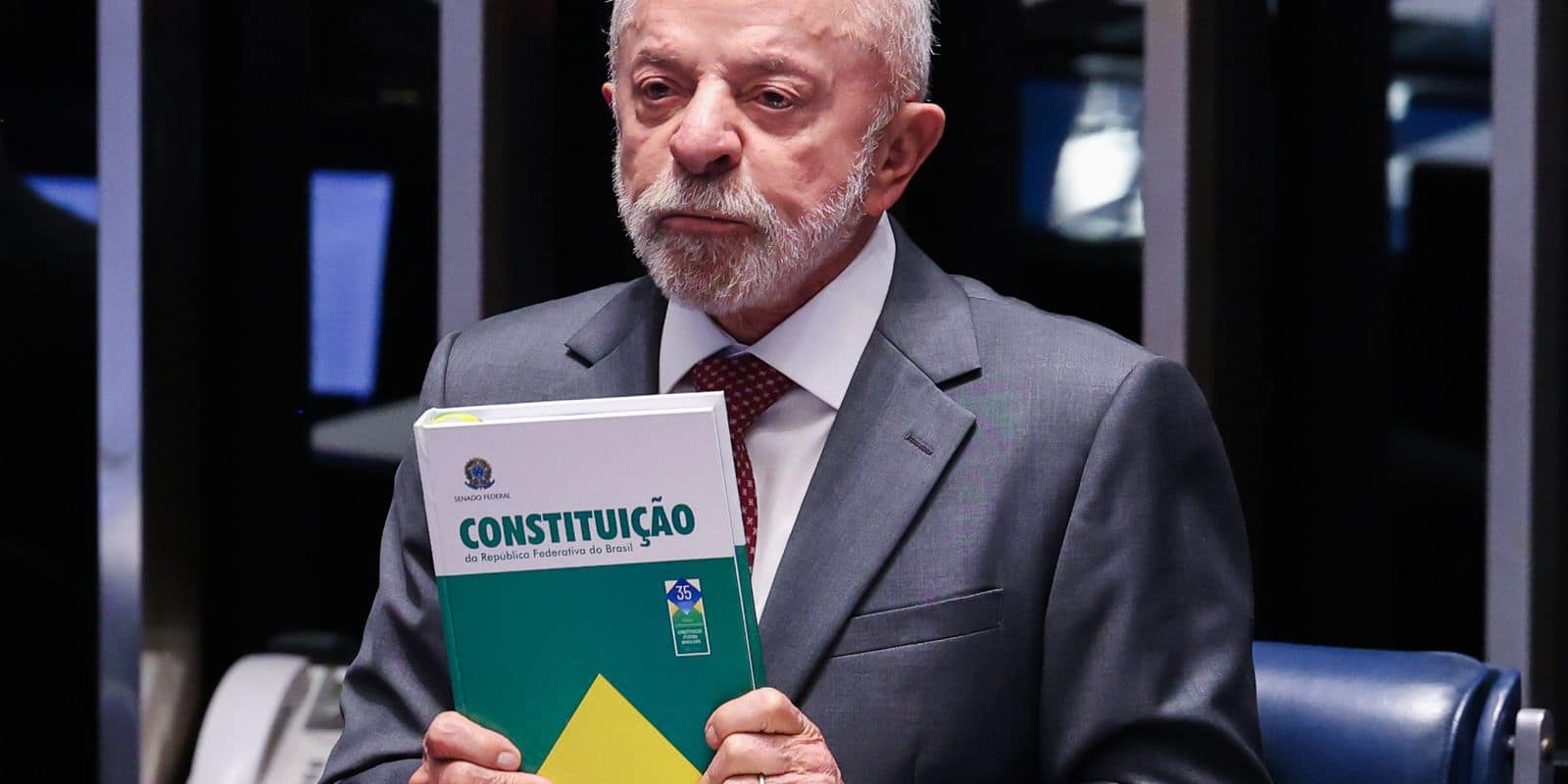 Brasília – DF – 16/10/2026 -O presidente do Senado, Davi Alcolumbre, Presidente da Câmara dos Deputados, Hugo Motta e Presidente, Luiz Inácio Lula da Silva, durante promulgação da Proposta de Emenda à Constituição (PEC 221), que acaba com a escala um dia de descanso a cada seis de trabalho no país,