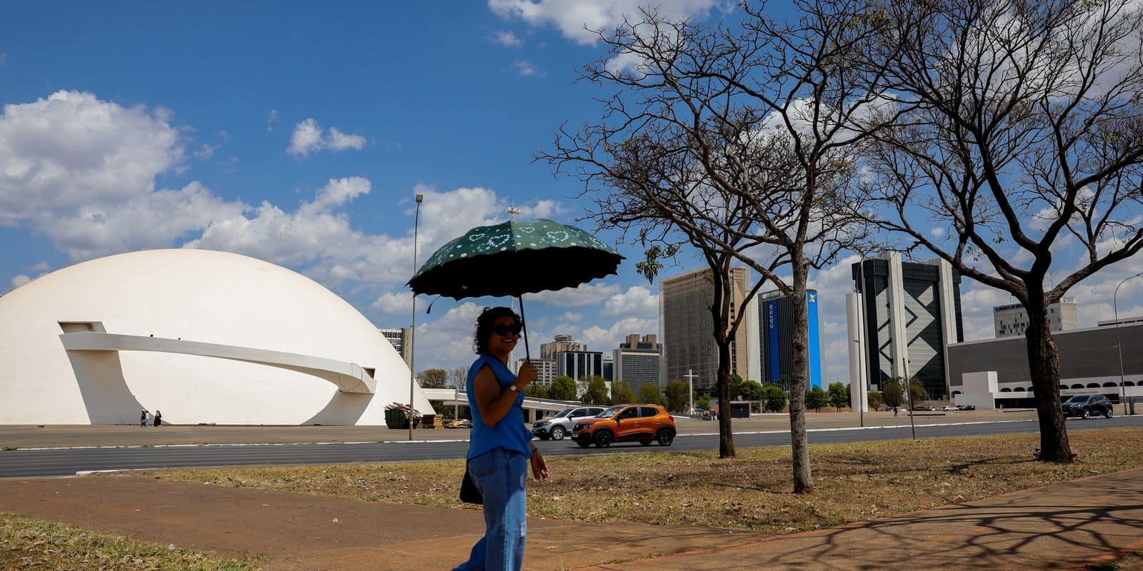 Brasília, DF 30/08/2026 - Brasília enfrenta onda de calor, tendo o dia mais quente do ano. Foto: Fabio Rodrigues-Pozzebom/ Agência Brasil