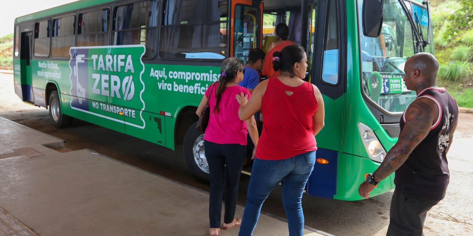 Brasília (DF) 01/12/2023 - O município de Luziânia (GO), no Entorno do Distrito Federal, passou a ter transporte público em operação com tarifa zero. A medida garante aos moradores da cidade gratuidade para circulação nos veículos coletivos. Foto: Wilson Dias/Agência Brasil
