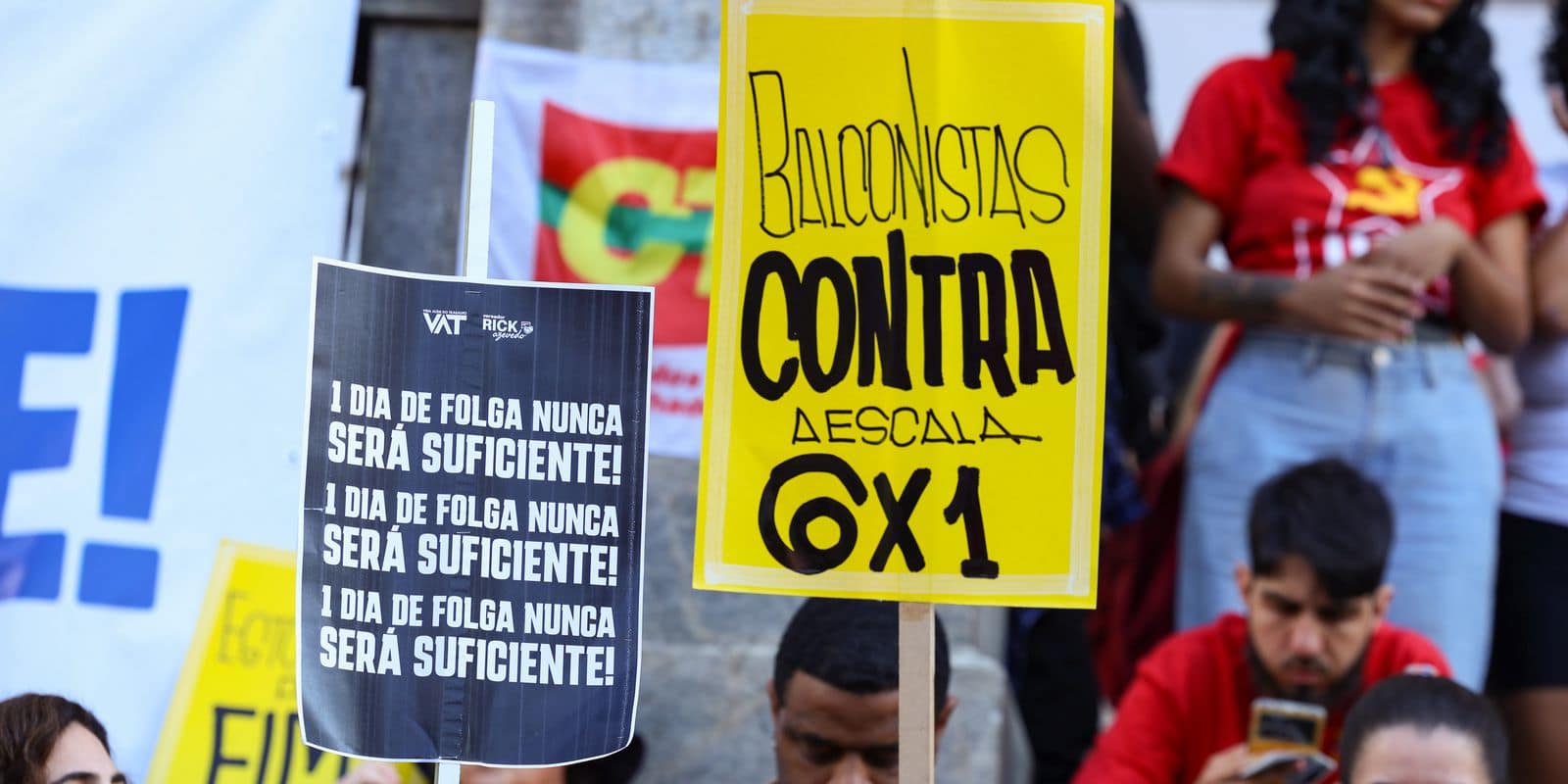 Rio de Janeiro (RJ), 01/05/2025 – Ato do Dia do Trabalhador pede o fim da escala 6x1 e melhores condições de trabalho e renda, na Cinelândia, no centro da capital fluminense. Foto: Tomaz Silva/Agência Brasil
