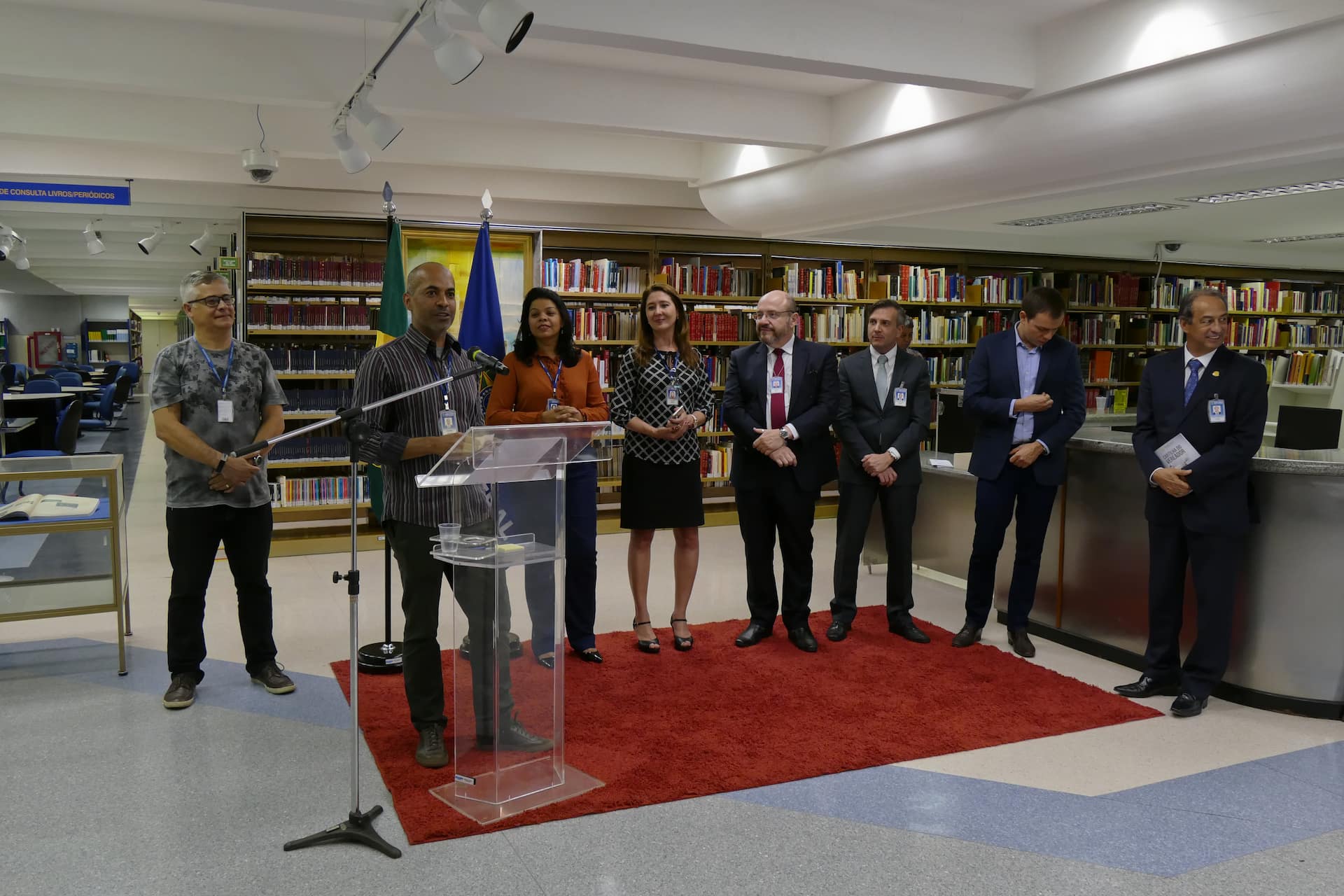 Talentos do Senado: Lançamento de livros de servidores do Senado Federal. Participam: representante da diretoria-geral do Senado Federal, Márcio Tancredi; representante da diretoria da Secretaria de Comunicação Social do Senado Federal (SECOM), Maria Cristina Monteiro; diretor da secretria de Gestão de Pessoas do Senao Federal, Paulo Ricardo dos Santos Meira; autor do livro "O Segredo que Mudou Nossas Vidas", José Mendonça de Araújo Filho; autor do livro "O Grito Cartõe-Postais Poéticos"; Laudeir Borges Rego; autor do livro " Cartilha do Vereador - Orientações para uma Prática Legislativa de Qualidade e Resultados", Luís Fernando Pires Machado; autora do artigo "O Impacto de Cada Ação no Todo", Monica de Souza Barcelos; autor do livro "Maresias e Marulhos", Pedro Rocha Fortes; autor do livro "A Queda de Dilma - Os Bastidores do Impeachment da Presidente que Desprezou as Lições de Maquiavel, Ricardo Moraes Westin Pimenta. Foto: Roque de Sá/Agência Senado