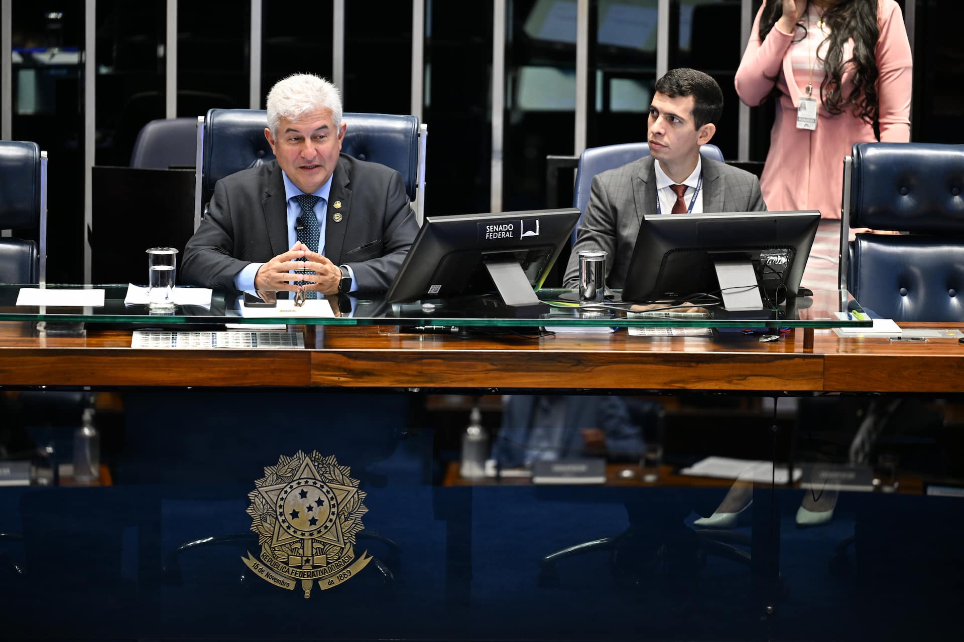 Plenário do Senado Federal durante sessão de debates temáticos destinada a discutir o papel da ciência, tecnologia e inovação na prevenção e mitigação de futuros desastres e enchentes no Rio Grande do Sul e, na oportunidade, homenagear as vítimas dessa tragédia. Mesa: presidente e requerente desta sessão, senador Astronauta Marcos Pontes (PL-SP); secretário desta dessão; Convidados: especialista em agricultura de precisão Carlos Pereira; professor adjunto na Universidade Federal do Rio Grande do Sul (UFRGS) e especialista em engenharia resiliente, Lélio Brito; pesquisador brasileiro da área de saúde e membro titular da Academia Brasileira de Ciências (ABC), Flávio Kapczinski; meteorologista no Instituto Nacional de Meteorologia (Inmet), Marcelo Schneider; diretora do Centro Nacional de Monitoramento e Alertas de Desastres Naturais do Ministério da Ciência, Tecnologia e Inovação (Cemaden/MCTI), Regina Alvalá; pesquisador e tecnologista Sênior do Instituto Nacional de Pesquisas Espaciais (Inpe), Laércio Massaru Namikawa; coordenador-geral de Ciências da Terra do Instituto Nacional de Pesquisas Espaciais (Inpe), Gilvan Sampaio; reitora da Universidade Federal do Rio Grande do Sul (Ufrgs), Márcia Barbosa; governador do Estado do Rio Grande do Sul, Eduardo Leite; ministro de Estado da Agricultura e Pecuária Carlos Fávaro; ministra de Estado da Ciência, Tecnologia e Inovação, Luciana Santos; ministra de Estado do Meio Ambiente e Mudança do Clima, Marina Silva; ministro de Estado da Saúde, Alexandre Padilha. Foto: Edilson Rodrigues/Agência Senado
