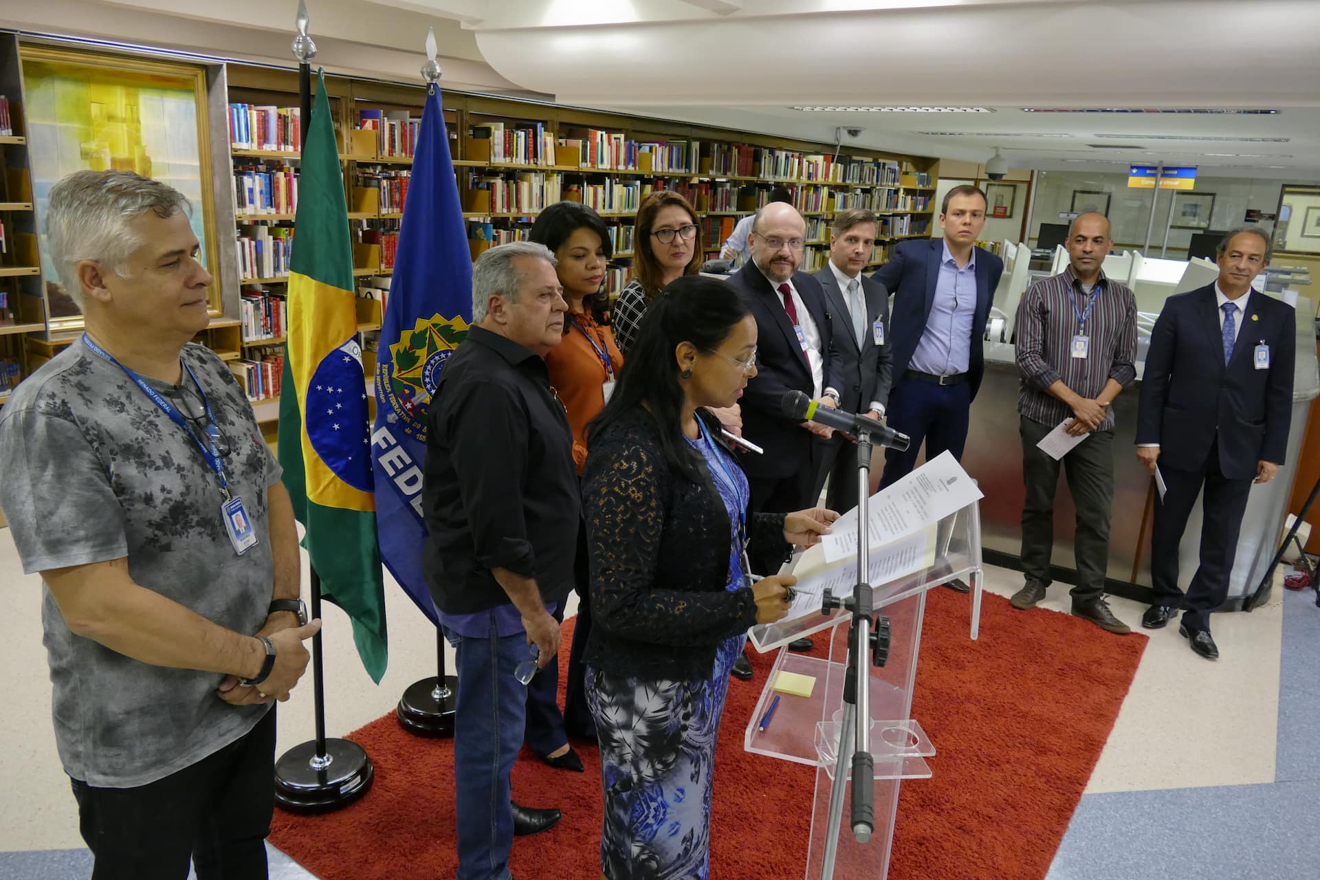 Talentos do Senado: Lançamento de livros de servidores do Senado Federal. Participam: representante da diretoria-geral do Senado Federal, Márcio Tancredi; representante da diretoria da Secretaria de Comunicação Social do Senado Federal (SECOM), Maria Cristina Monteiro; diretor da secretria de Gestão de Pessoas do Senao Federal, Paulo Ricardo dos Santos Meira; autor do livro "O Segredo que Mudou Nossas Vidas", José Mendonça de Araújo Filho; autor do livro "O Grito Cartõe-Postais Poéticos"; Laudeir Borges Rego; autor do livro " Cartilha do Vereador - Orientações para uma Prática Legislativa de Qualidade e Resultados", Luís Fernando Pires Machado; autora do artigo "O Impacto de Cada Ação no Todo", Monica de Souza Barcelos; autor do livro "Maresias e Marulhos", Pedro Rocha Fortes; autor do livro "A Queda de Dilma - Os Bastidores do Impeachment da Presidente que Desprezou as Lições de Maquiavel, Ricardo Moraes Westin Pimenta. Foto: Roque de Sá/Agência Senado