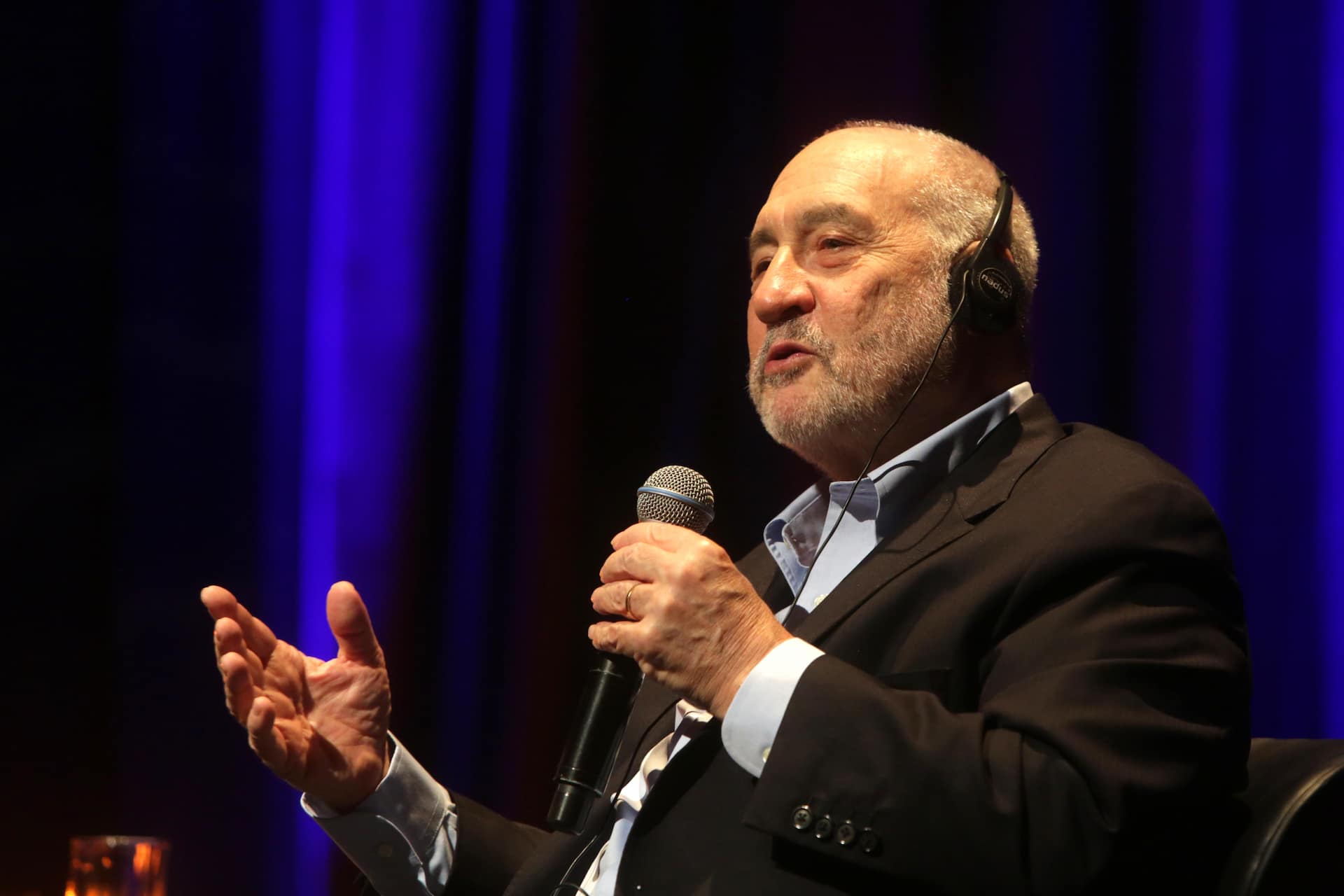 Conferência com Joseph Stiglitz, economista norte-americano, Nobel de Economia Data: 04 de novembro de 2015 Local: Teatro Cetip – São Paulo Crédito: Greg Salibian