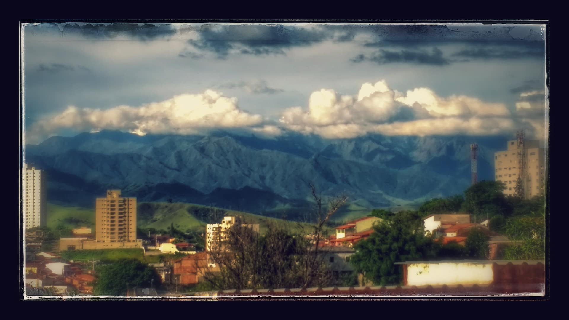 Divisa com Minas Gerais e Rio de Janeiro