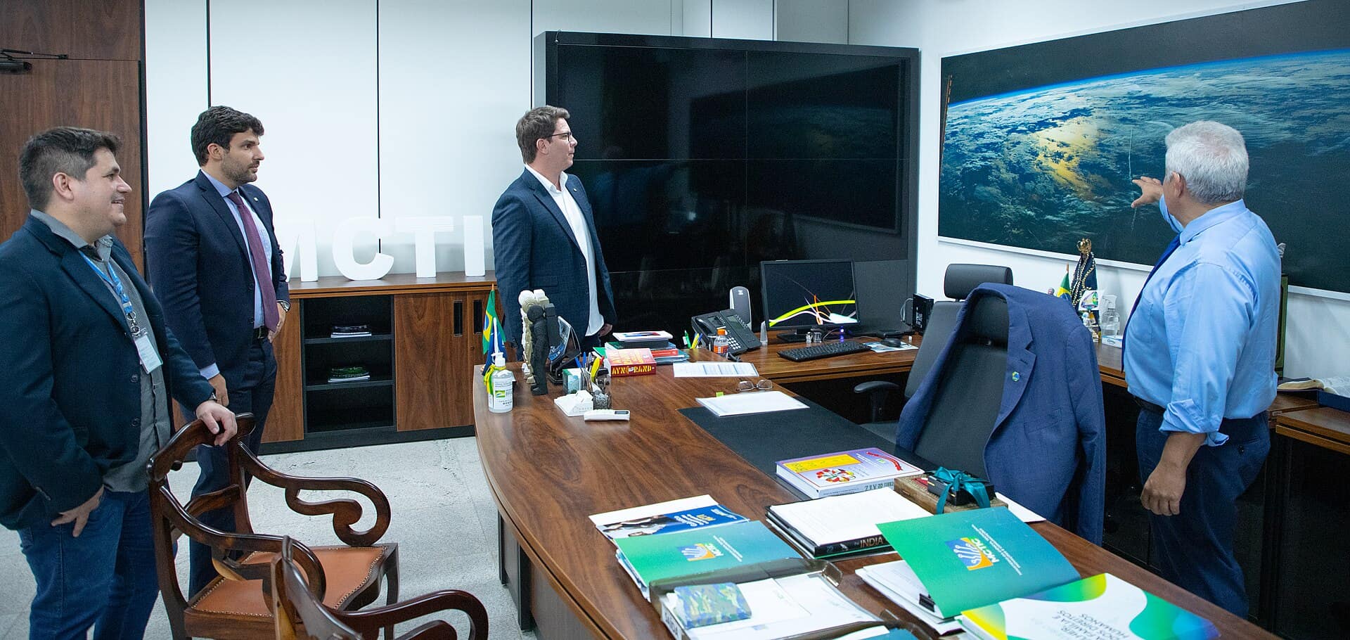 Evento: Reunião com o Secretário Mário Frias Data: 23 de novembro de 2020 Local: Sala de Reuniões - MCTI Cidade - UF: Brasília - DF Realização: Ministério da Ciência, Tecnologia e Inovações - MCTI Foto: Leonardo Marques