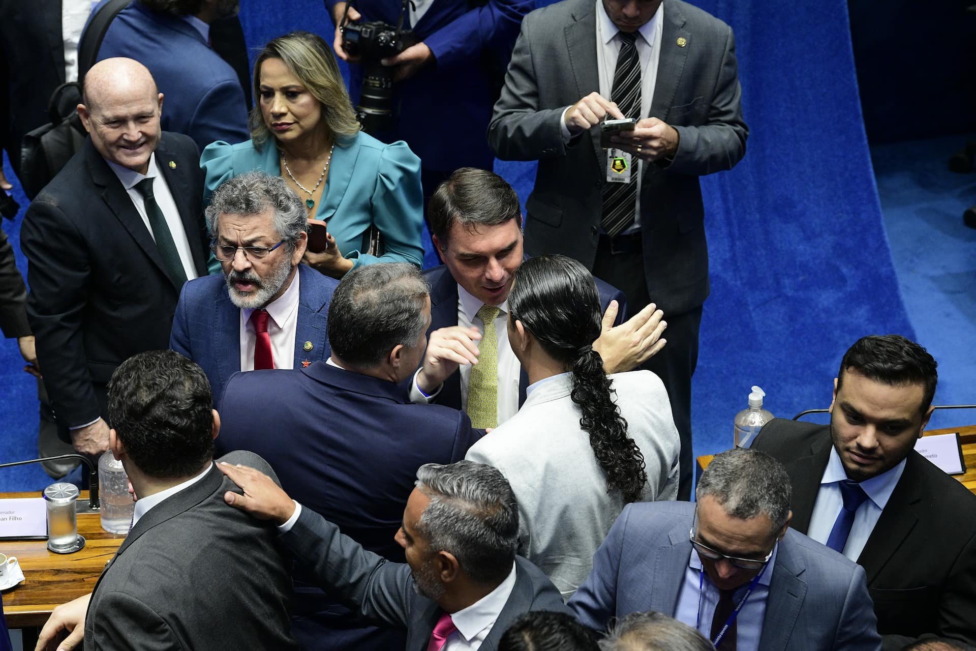 Plenário do Senado Federal durante segunda reunião preparatória destinada à eleição do presidente do Senado Federal. A eleição é realizada de forma presencial, por escrutínio secreto, de acordo com o Regimento Interno da Casa, que prevê a votação por meio de cédulas em papel inseridas em envelope. Será eleito o candidato que receber a maioria absoluta dos votos, ou seja, 41 votos. Participam: senador Renan Filho (MDB-AL); senador Davi Alcolumbre (União-AP); ex-senador Paulo Rocha; senador Flávio Bolsonaro (PL-RJ). Foto: Pedro França/Agência Senado