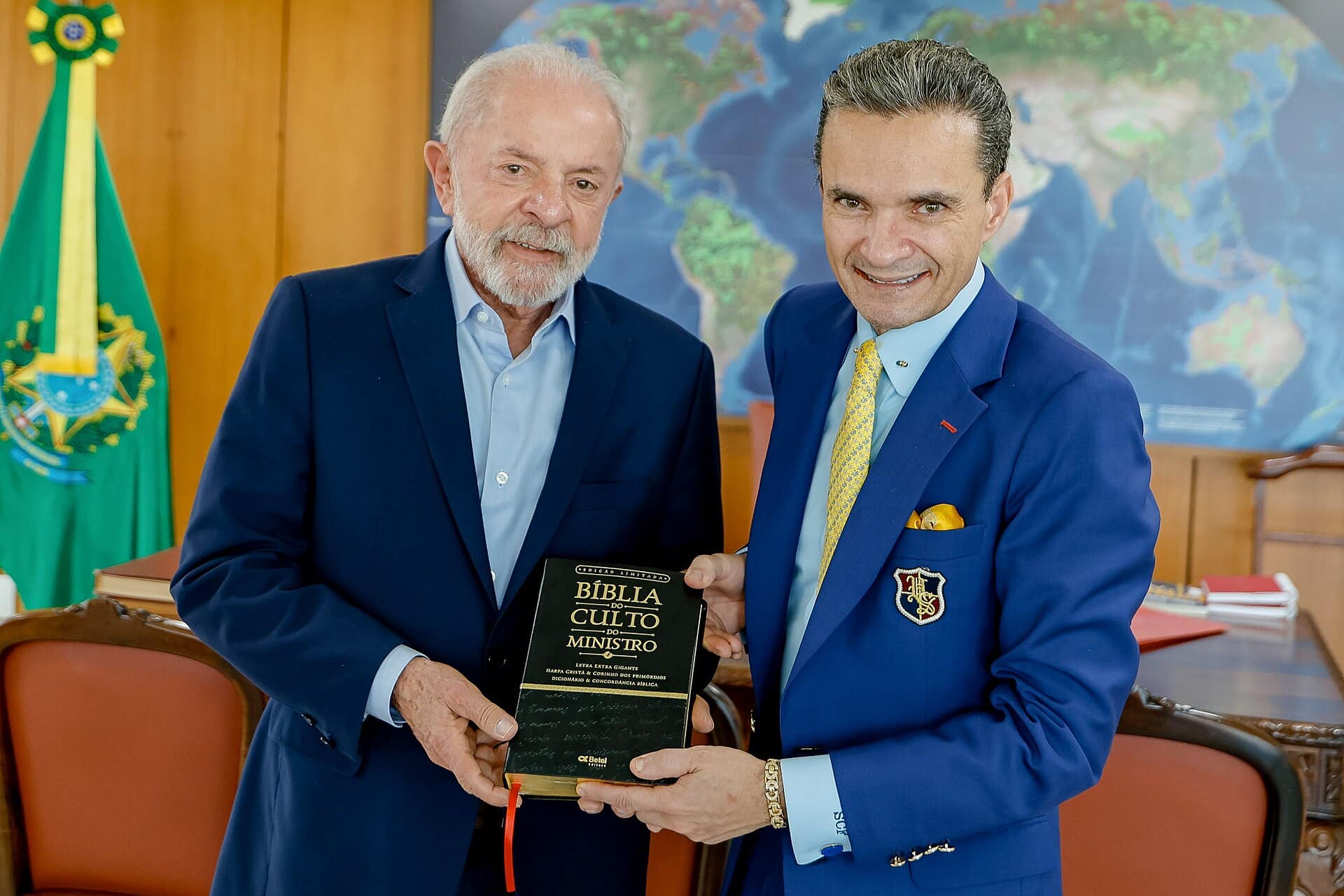 Presidente da República, Luiz Inácio Lula da Silva, durante encontro com o Bispo Primaz Manoel Ferreira, o Bispo Samuel Ferreira e o Deputado Federal Cezinha de Madureira. Palácio do Planalto – Brasília (DF) Foto: Ricardo Stuckert / PR