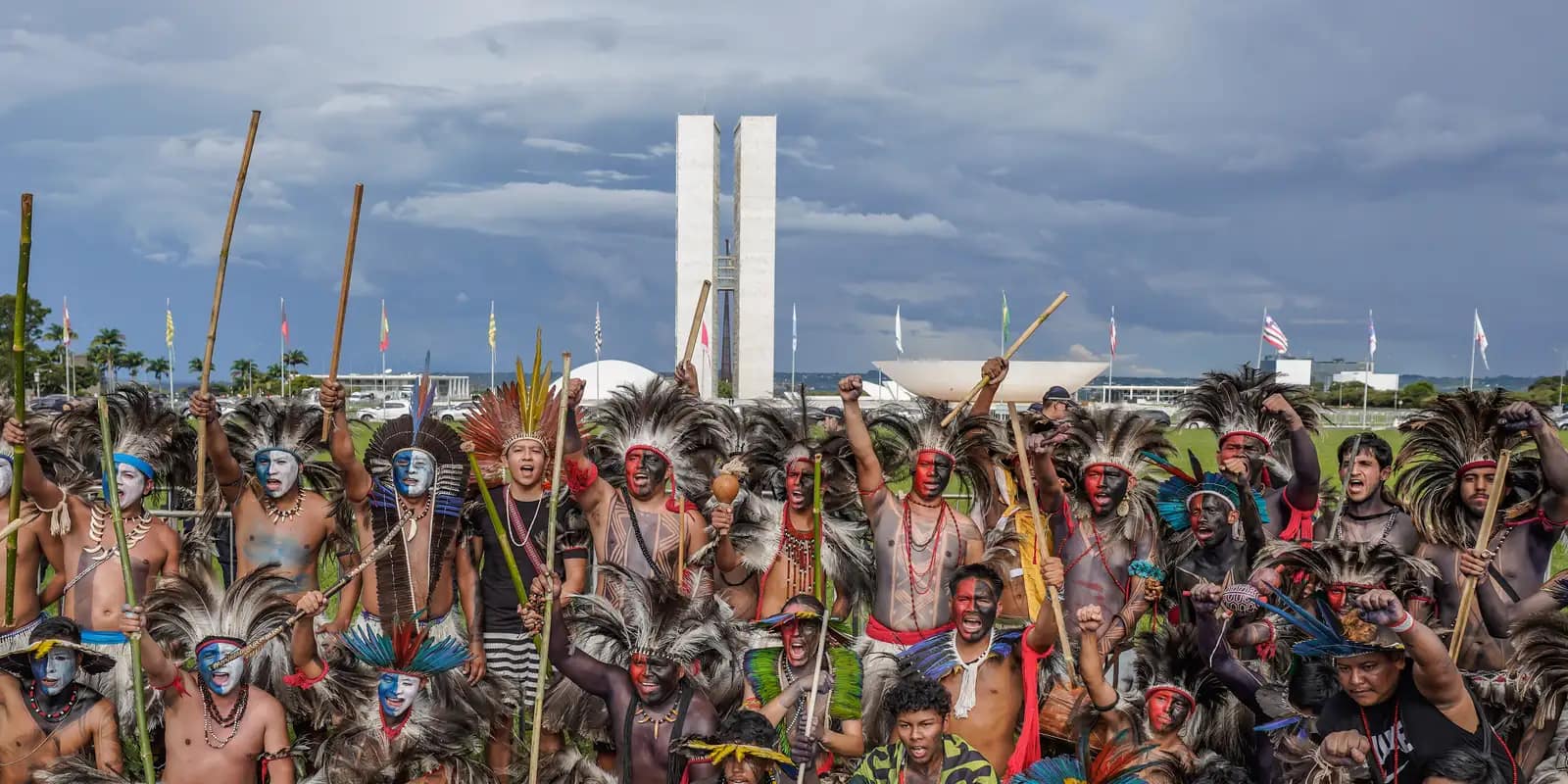 Brasília (DF), 09/04/2026- Marcha de indígenas de todo país que participam do Acampamento Terra Livre - ATL 2026. Foto: Rafa Neddermeyer/Agência Brasil