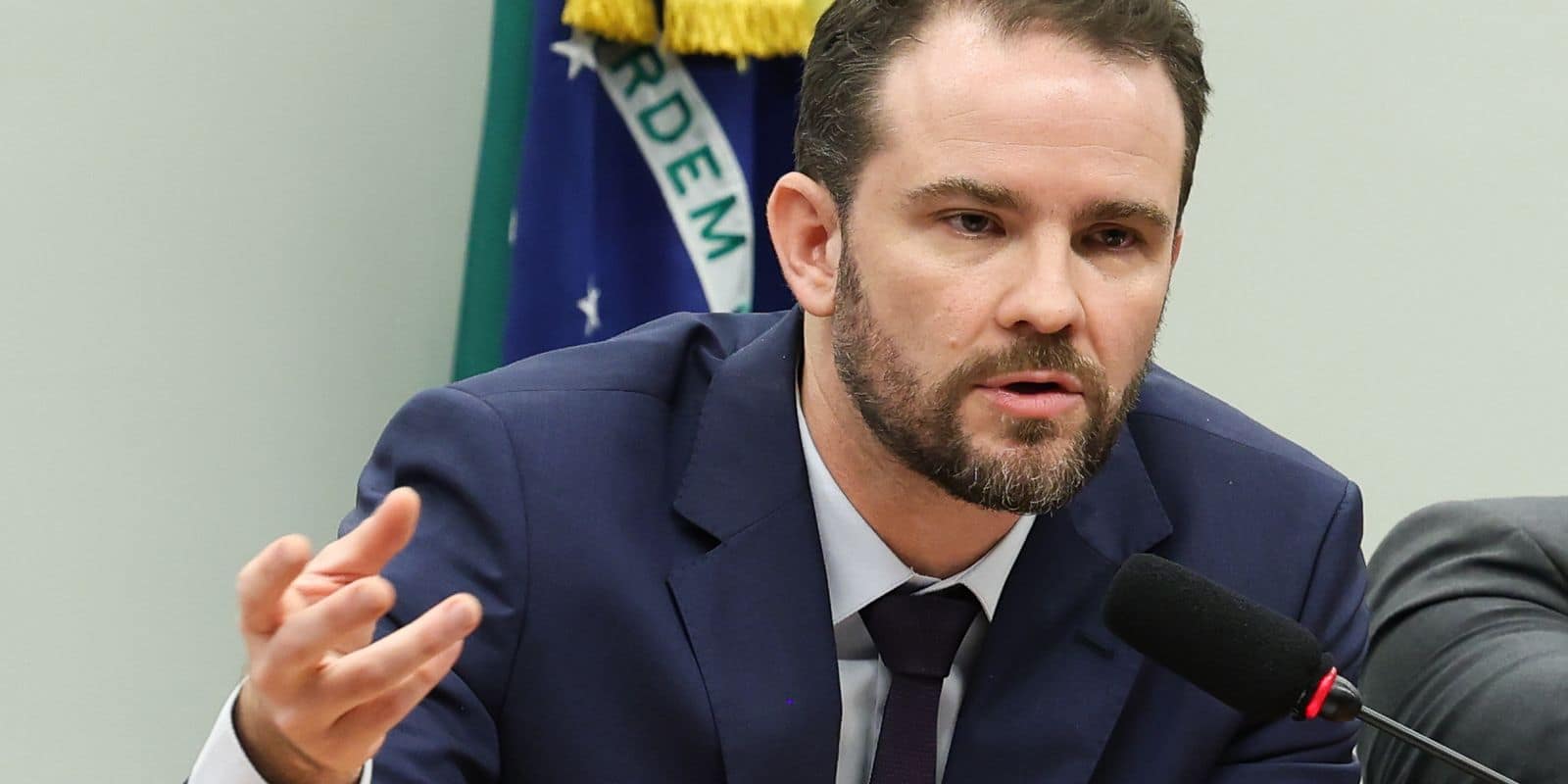 Brasília – DF – 12/05/2026 – Reunião da Comissão Especial da Câmara sobre o Fim da Escala 6x1 para debater os impactos econômicos da redução da escala de trabalho, sem redução de salário. Participou ministro da Fazenda, Dario Durigan. Foto Lula Marques/Agência Brasil